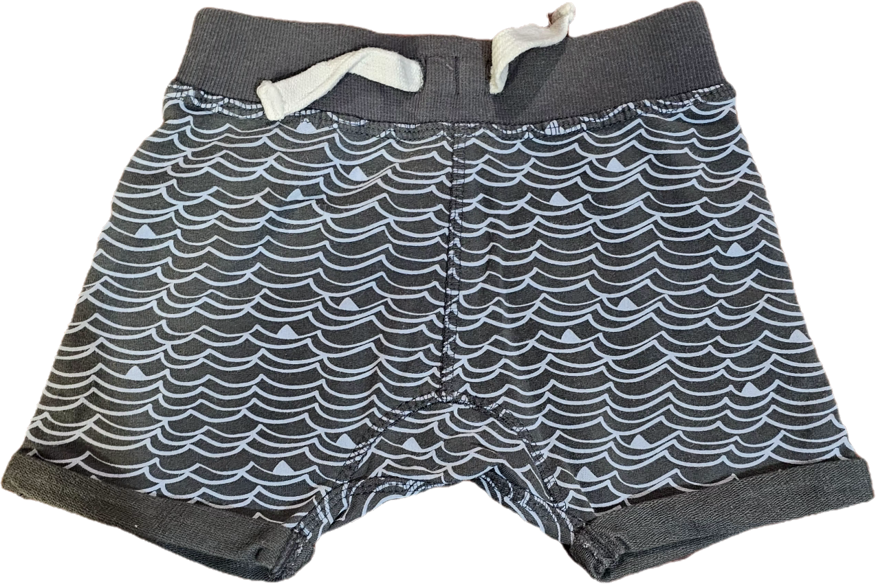 Unknown Shorts 3-6m $4