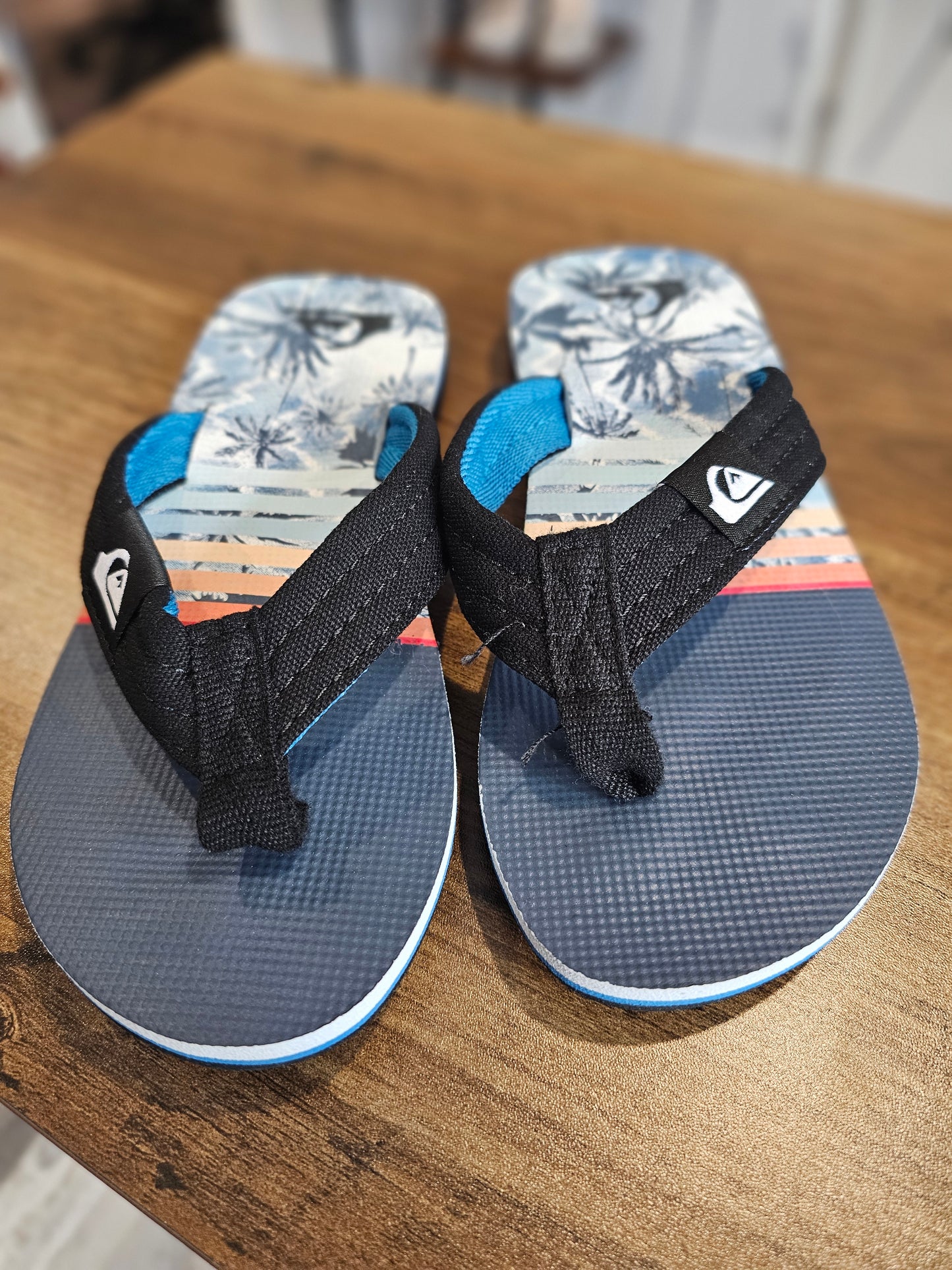 Quicksilver Flip Flops NEW Size 3 Youth