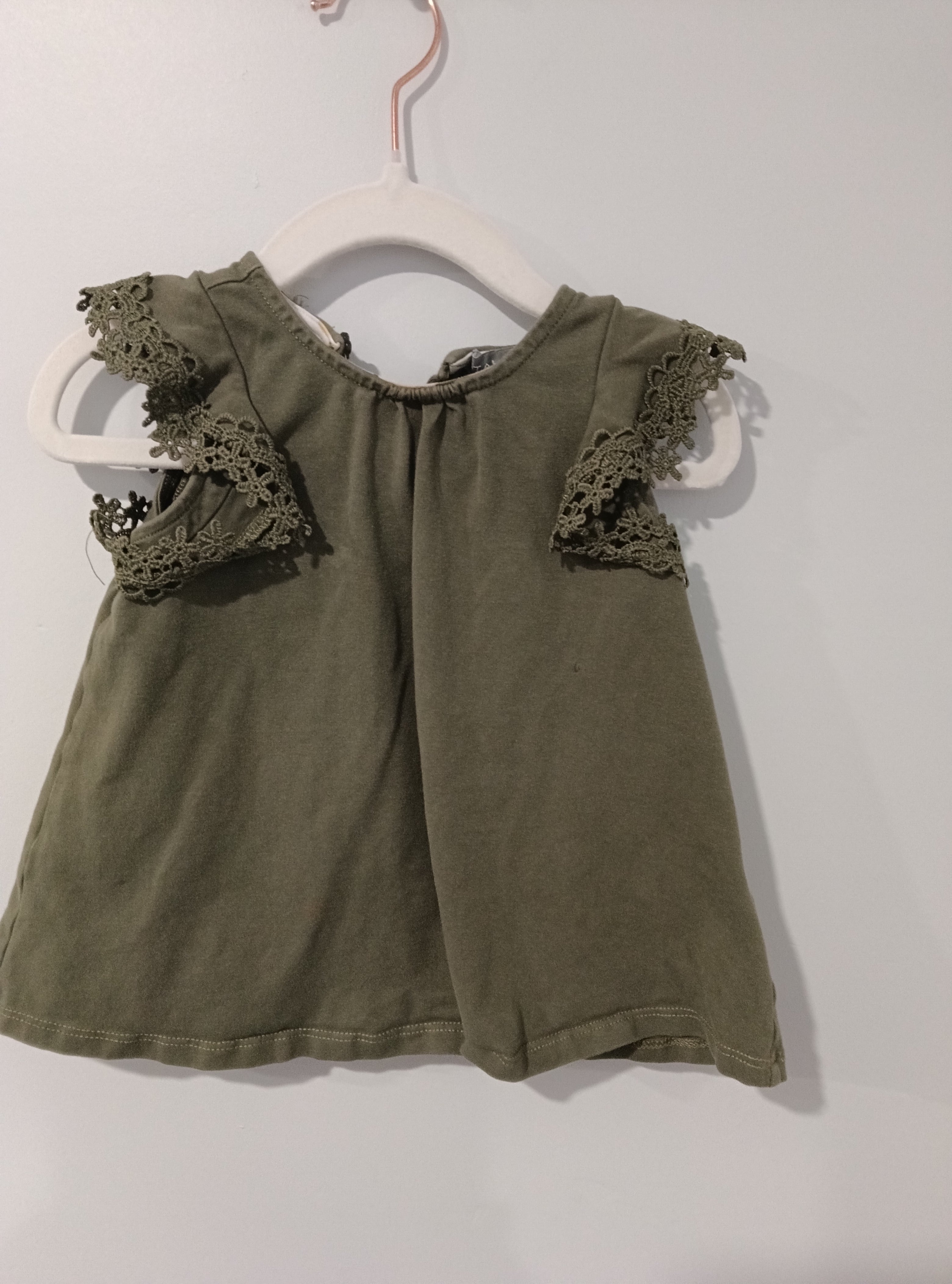 Tahari Top 18m